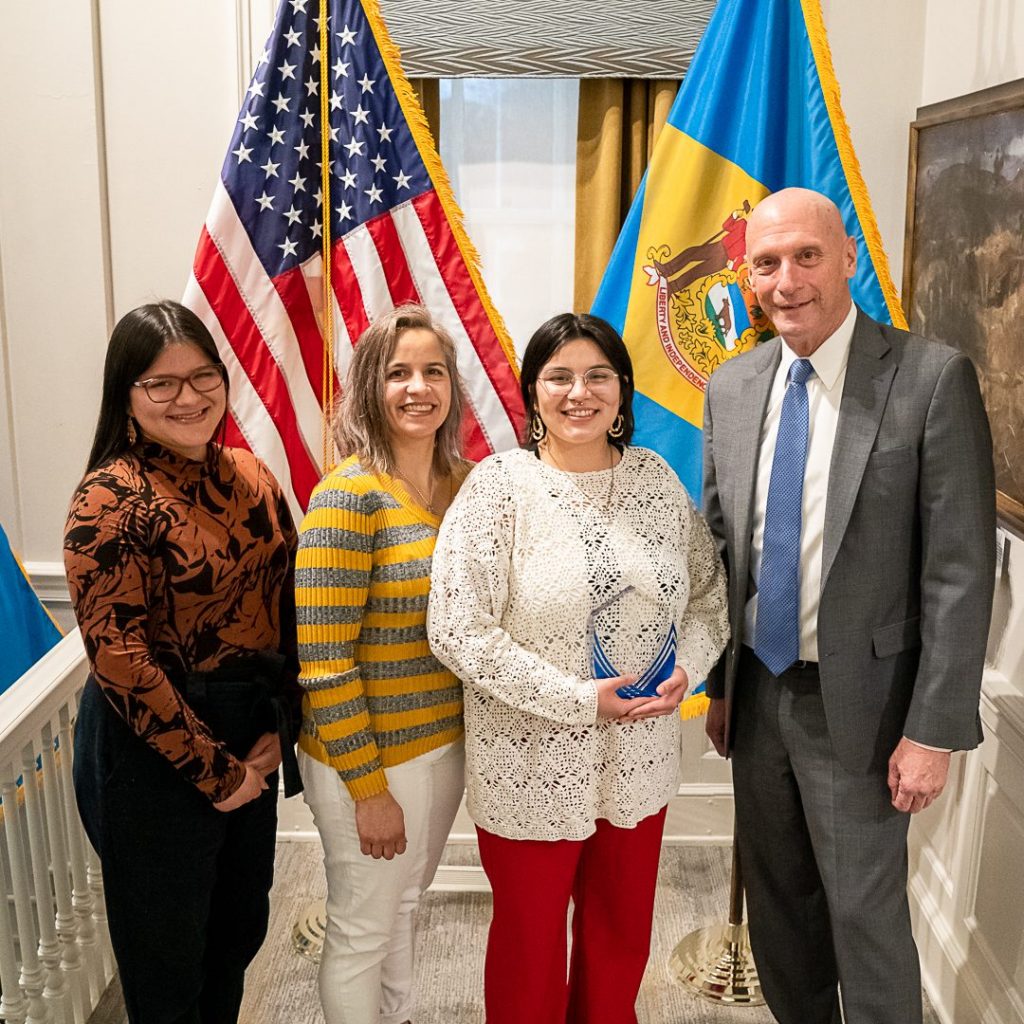 Photo of Karelin Torres and her family